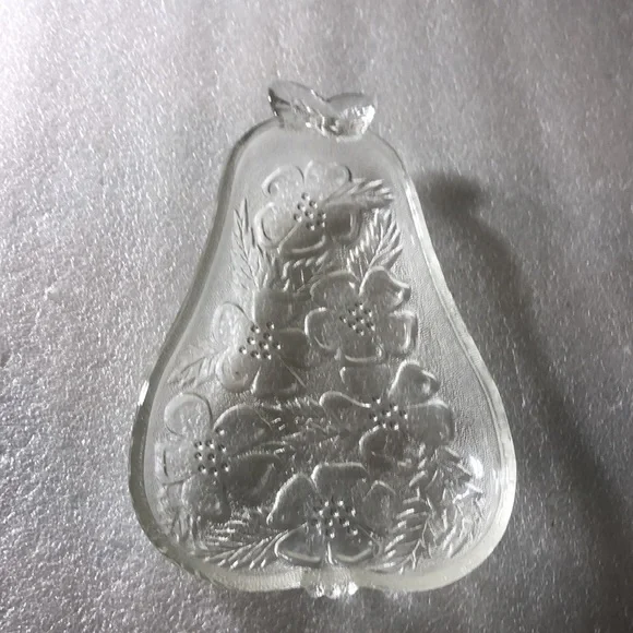 Crystal pear shaped candy / jewelry dish - Picture 2 of 6